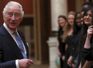 POZNATI GLUMAC RAZOTKRIO POREKLO KRALJA ČARLSA: U srodstvu je s jednim od najsurovijih vladara u istoriji, Britanci u šoku!