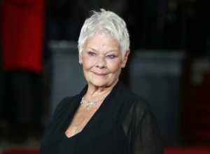 ČUVENA GLUMICA VIŠE NE VIDI NI ŠTA JOJ JE U TANJIRU! Potresna ispovest zvezde filmova o Džejmsu Bondu, zdravlje joj je ugroženo!