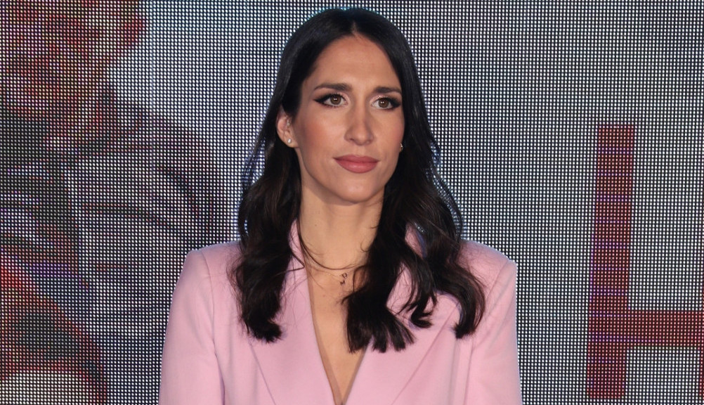 JELISAVETA, ŠTA TI JE TO ISPALO? Svi bruje o glumičinim grudima u izazovnoj pozi! (FOTO)