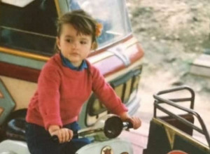 DA LI PREPOZNAJETE DEVOJČICU SA SLIKE? Supruga je jednog od najmoćnijih Srba!