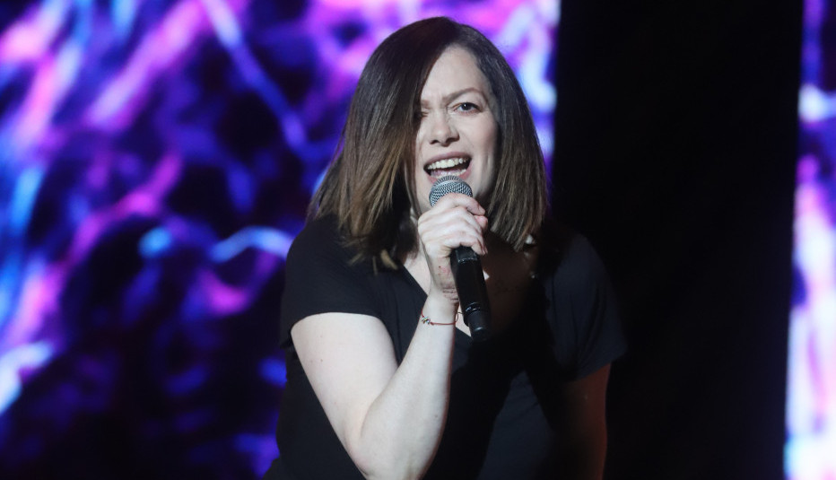 ŠOKANTNA TRANSFORMACIJA IVANE PETERS! Pevačica promenila lični opis, svi gledaju u njenu kosu i ne veruju šta je uradila! (FOTO)