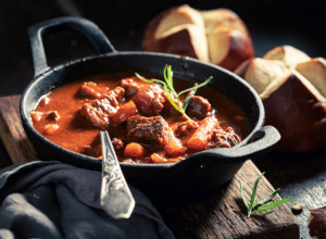 ZAŠTO BISTE ZA SLAVU UVEK MORALI DA PRAVITE SARMU? Umesto nje ovo jelo će raspametiti vaše goste!