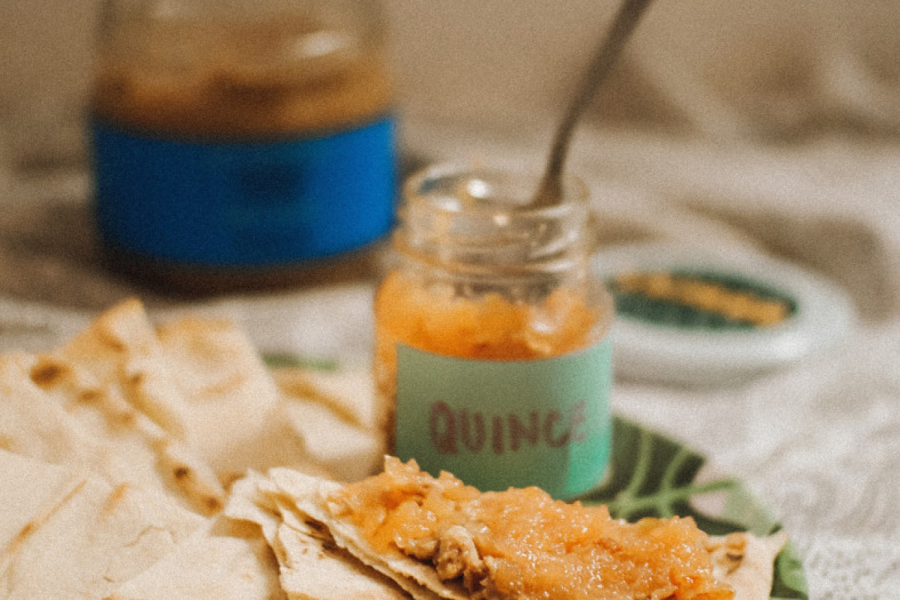 PEKMEZ OD DUNJA BEZ KOG NEĆETE MOĆI DA ZAMISLITE PALAČINKE! Potrebna su vam samo četiri sastojka!