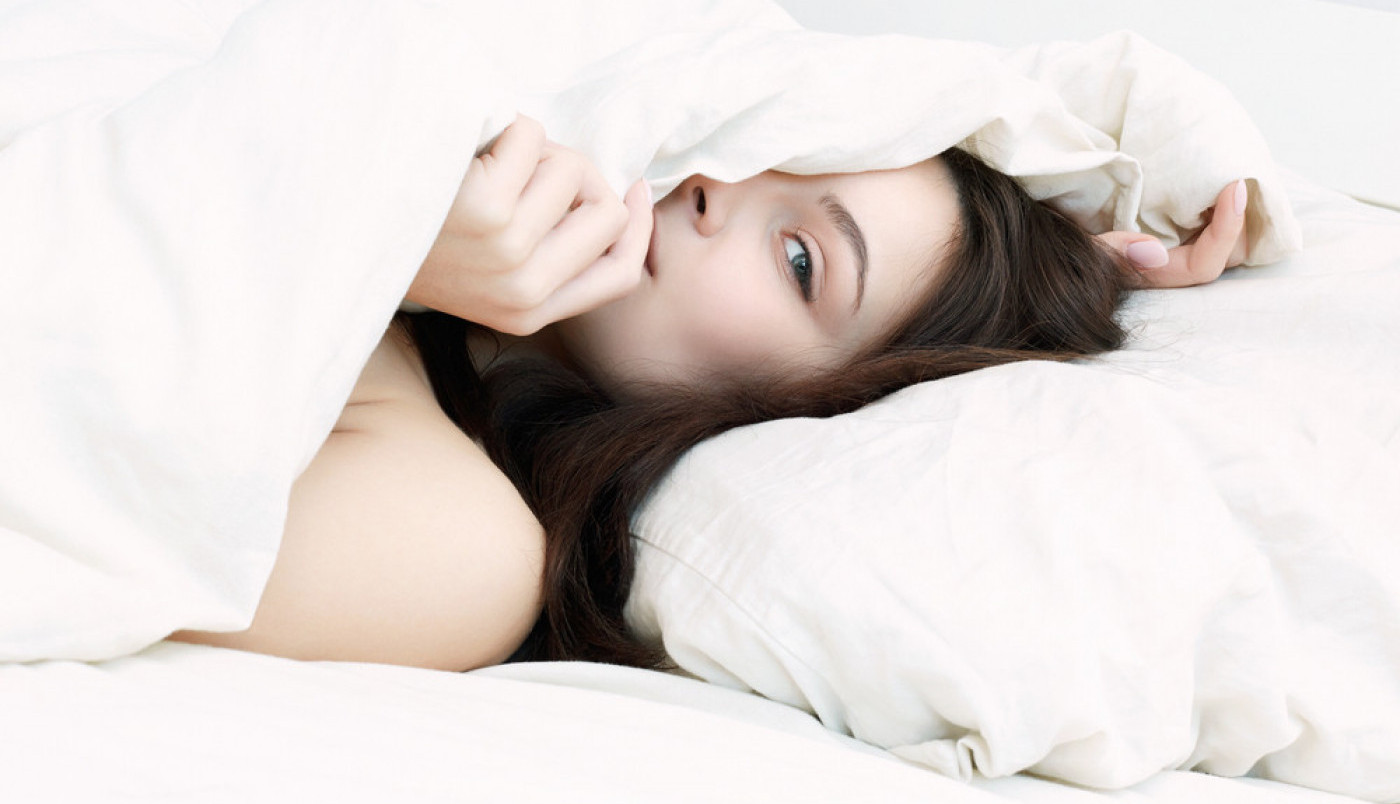 EVO NA KOJOJ STRANI TREBA SPAVATI DA BI SE MOZAK OČISTIO TOKOM NOĆI! Samo je jedan položaj pravi, pomaže i u prevenciji bolesti!