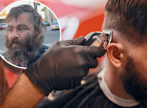 PRONAŠAO JE BESKUĆNIKA KAKO SPAVA NA TROTOARU I PONUDIO MU DA GA OŠIŠA: Muškarac plavih očiju je pristao, a onda je usledio šok kada je frizer video o kome se radi! (VIDEO)