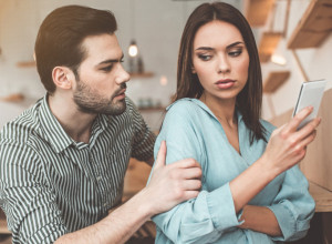 MISLIO SAM DA ĆE MI KRIZA U BRAKU PROĆI KAD ŽENA DOBIJE POVIŠICU, ALI ONDA SE DESILO NEŠTO JEZIVO: Ispovest jednog očajnog muškarca obišla je svet!