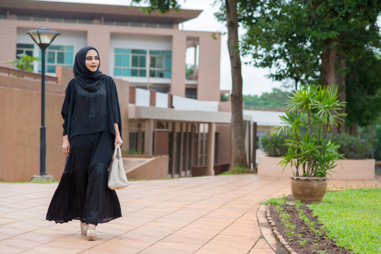 OVO NIKAKO NE SMETE DA OBLAČITE U KATARU! Stroga pravila ponašanja važe za sve, pa čak i za strance! (FOTO)