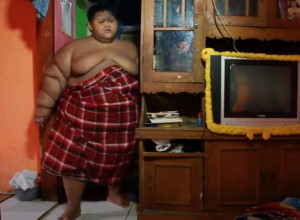 SVI SE SEĆAMO NAJDEBLJEG DEČAKA NA SVETU, sa 11 godina je imao čak 193 kilograma! Evo gde je on danas! (FOTO/VIDEO)