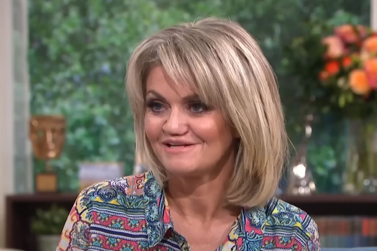 GLUMICI JE KOKAIN "POJEO" JAGODICE I NOS, a sad prolazi kroz novi pakao! Ljudi joj ne daju mira, pa se odlučila na drastičan korak, a ovako je izgledala! (FOTO, VIDEO)