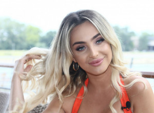 ŠTA SI TO OBUKLA, MAJO? Svi pričaju o ovom odevnom predmetu Berovićke od čije cene vam će se zavrteti u glavi (FOTO)