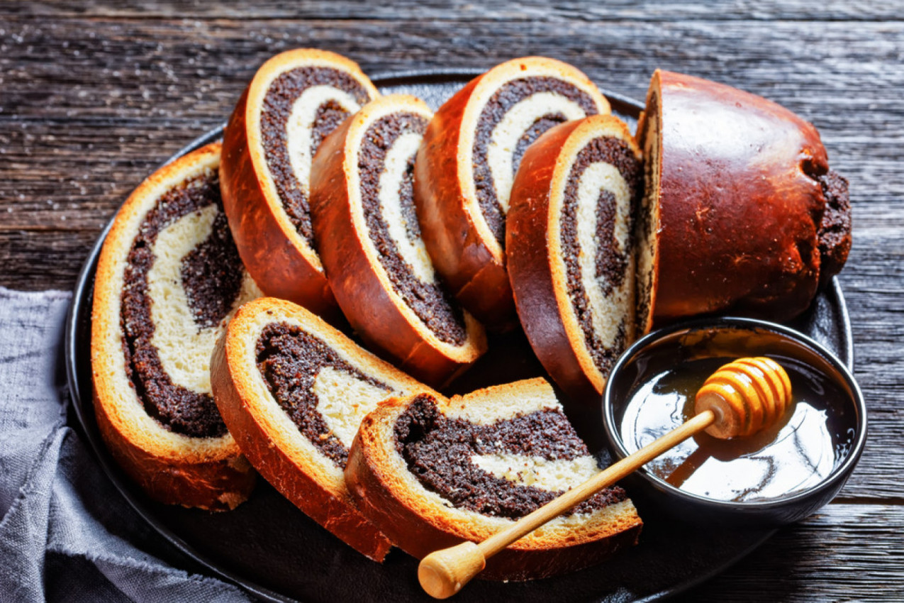 DOMAĆA SOČNA ŠTRUDLA ZA VAŠU PRAZNIČNU TRPEZU: Starinski recept koji će vas oduševiti