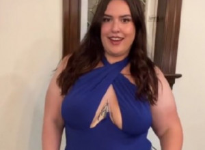 KAŽU MI DA ME SEKUNDE DELE OD SRČANOG UDARA, A JA OVIM TELOM ZARAĐUJEM 45.000 DOLARA MESEČNO! Ova devojka nema problem da otkrije sve adute! (FOTO/VIDEO)