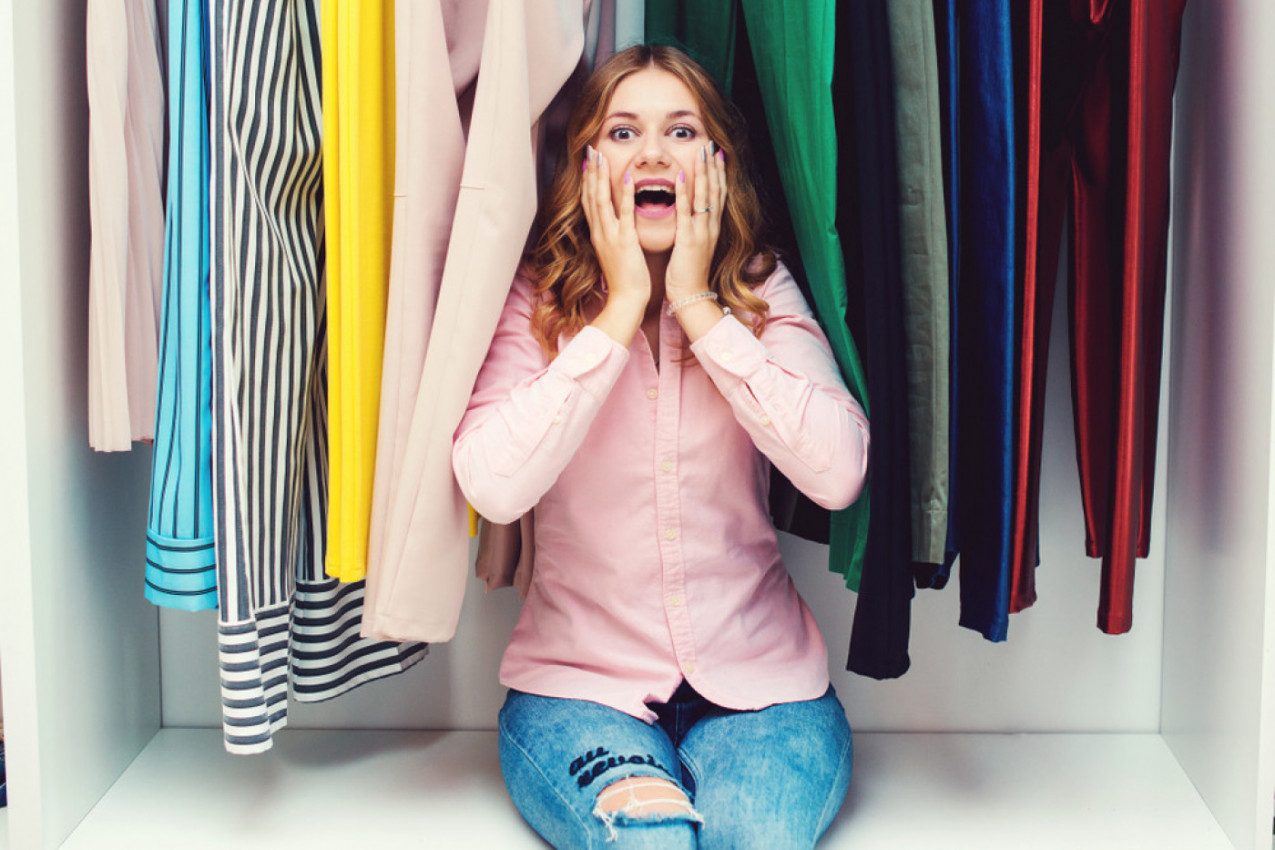 I VI STE OD ONIH KOJIMA NEDOSTAJE PROSTORA ZA ODEĆU U ORMARU? Potreban vam je samo jedan predmet i mesto će nastati u trenu!