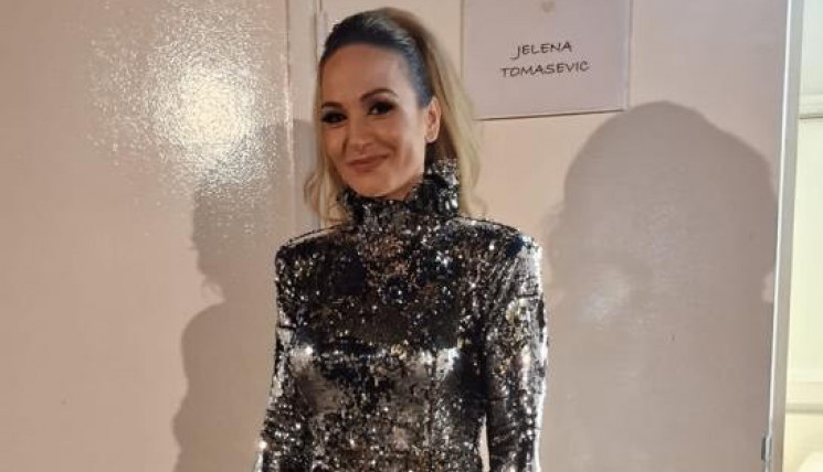 NOVA FOTOGRAFIJA JELENE TOMAŠEVIĆ IZAZVALA HAOS: Ne liči na sebe, ljudi pomislili da je u pitanju potpuno druga pevačica! (FOTO)
