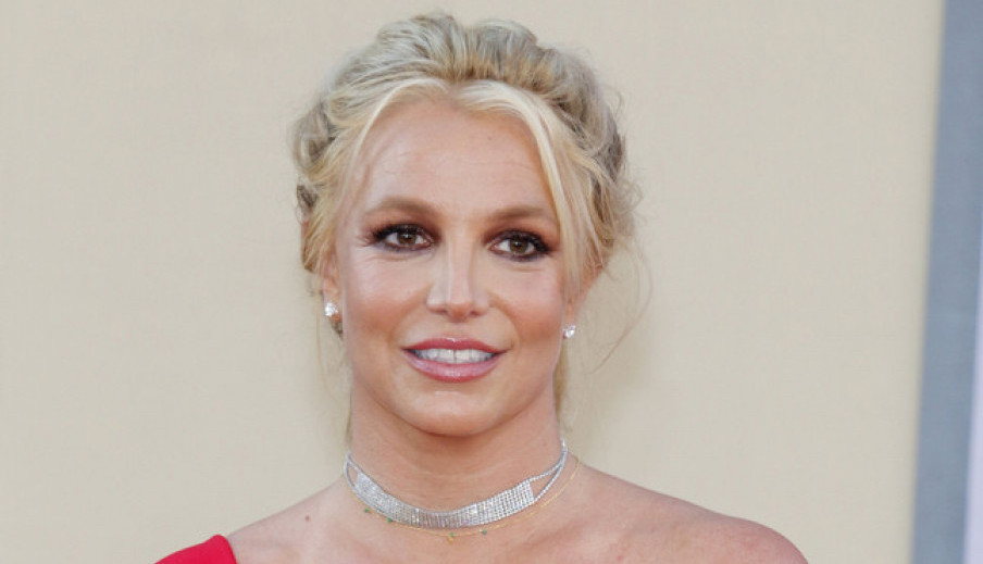 PEVAČICA SE HVALILA ORALNIM UMEĆEM, PA OBJAVILA EKSPLICITNU FOTKU IZ KADE! Britni Spirs je sad stvarno preterala, fanovi traže pomoć! (FOTO)