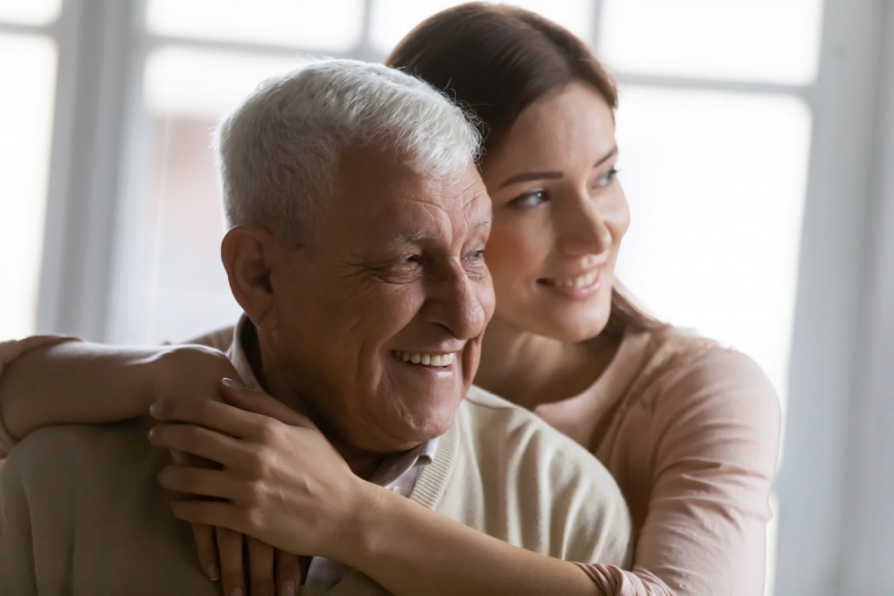 MOJ DEČKO IMA 71 GODINU! Mlada žena od samo 23 otkrila šokantne detalje o svojoj vezi