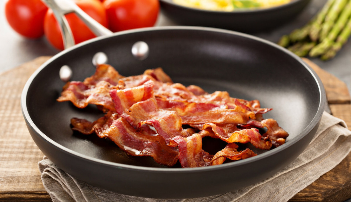 KAKO DO NAJHRSKAVIJE SLANINICE OD KOJE IDE VODA NA USTA? Nije ni do ulja, ni do prženja, svetski poznati kuvar otkriva neverovatnu tajnu