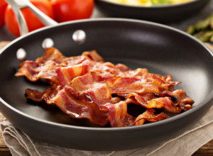 KAKO DO NAJHRSKAVIJE SLANINICE OD KOJE IDE VODA NA USTA? Nije ni do ulja, ni do prženja, svetski poznati kuvar otkriva neverovatnu tajnu