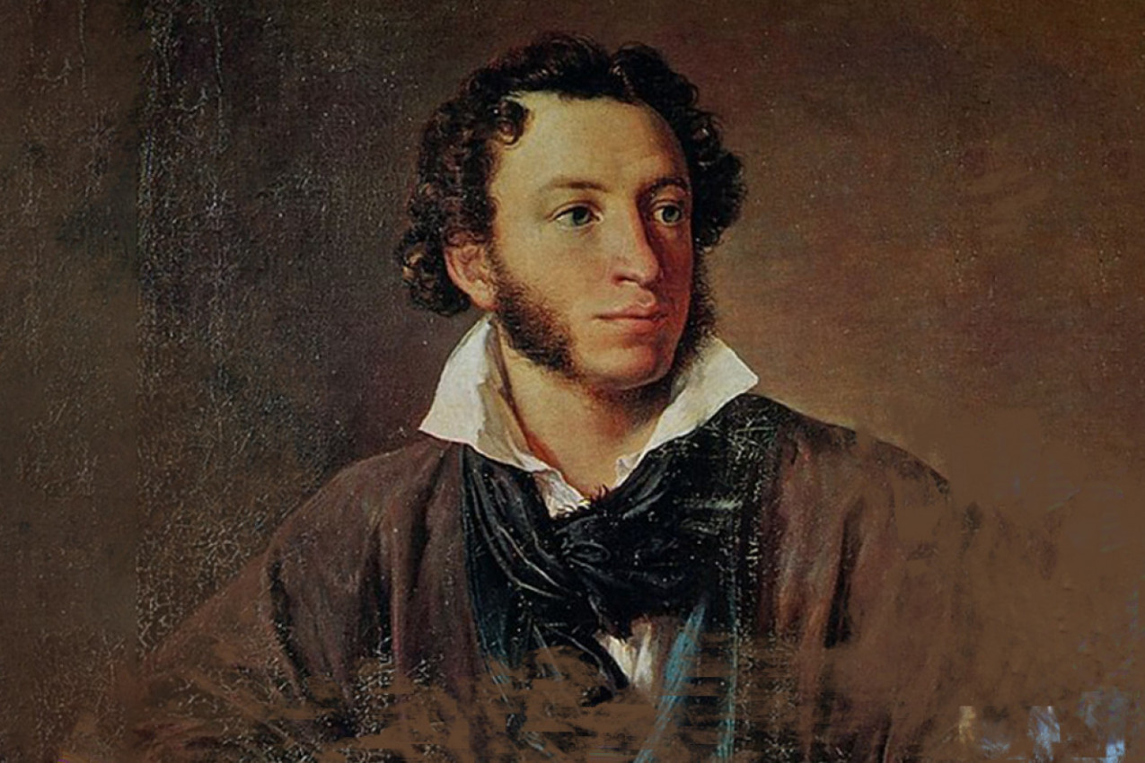 Ljubav je kapljica nebeske rose koju nebesa kanuše u blato života da mu zaslade gorkost.