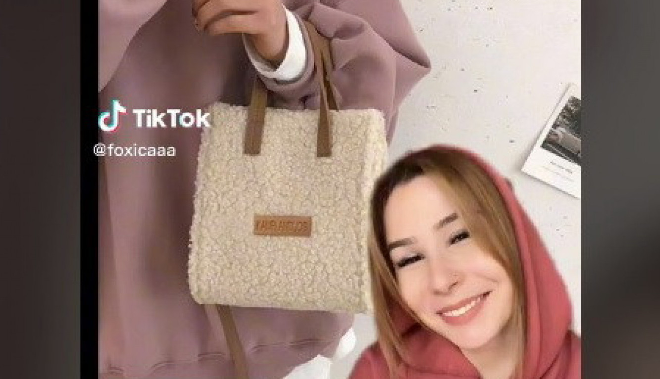 SA ALIEKSPRESA JE PORUČILA TORBICU O KOJOJ JE SANJALA, a kada je otvorila paket prenerazila se! Usledio je vrisak, ovo je stvarno noćna mora! (VIDEO)