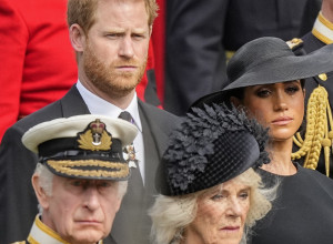 ŠOKANTNO: HARI OSTAVLJA MEGAN? Zvao je kralja Čarlsa za novac, ali on je imao da mu poruči samo jedno! (FOTO)