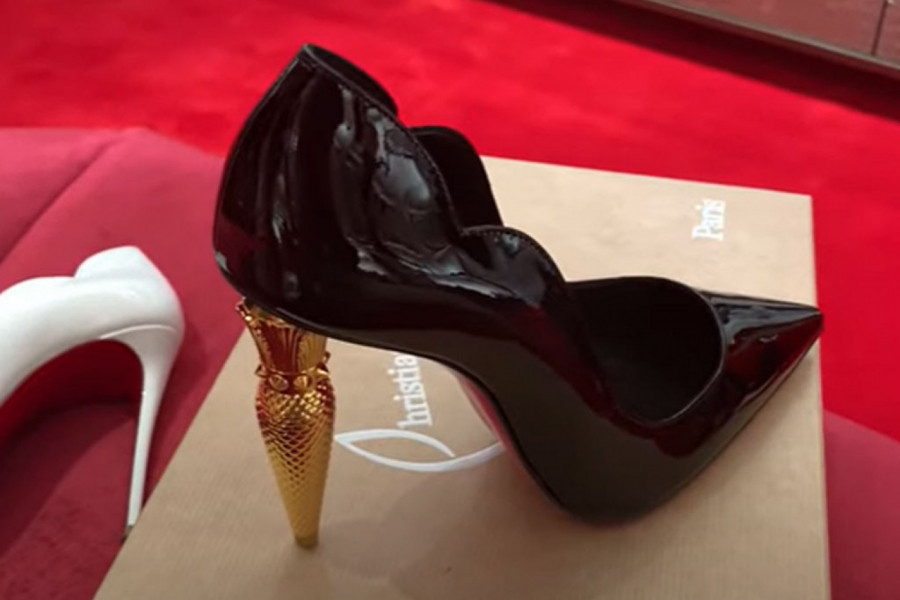 KRISTIJAN LUBUTEN SPOJIO ŠTIKLE I KARMINE! Da li biste nosile ovakve potpetice, ovaj otac troje dece već uveliko korača u njima? (FOTO)