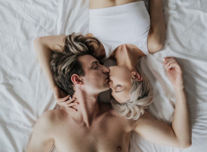 U OVE TRI POZE SVAKA ŽENA ĆE POSTIĆI VRHUNAC! Stručnjaci tvrde: Greške nema!