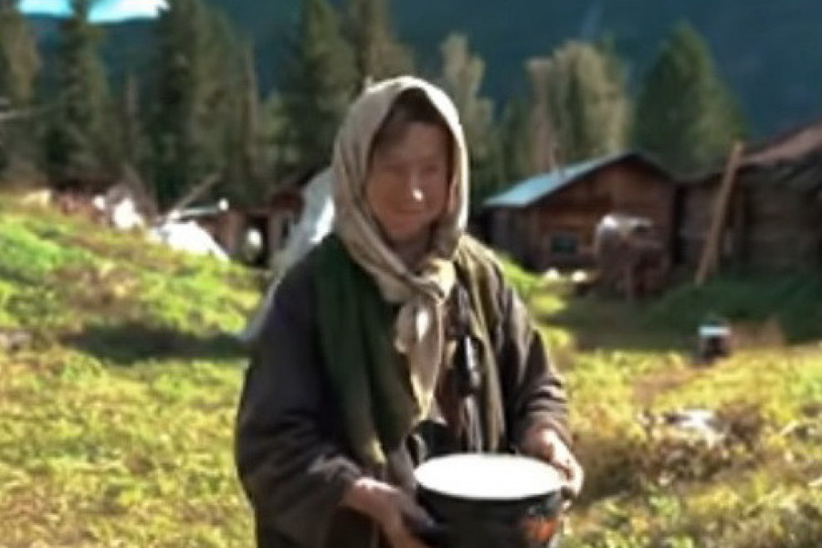 RUSKINJA 40 GODINA BORAVI U SIBIRSKOJ TAJGI, DALEKO OD CIVILIZACIJE! Geolozi su pronašli Agafiju i šokirali se u kakvom je stanju i čime se hrani!