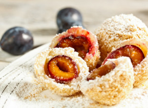 KNEDLE SA ŠLJIVAMA ILI GOMBOCE? Sasvim svejedno, domaći slatkiš kojeg svi obožavaju!