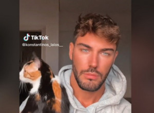 BOG NA NJEMU NIJE ŠTEDEO! Ako ste mislii da su Grci crni i mali, pogledajte ovog momka kojem se i muškarci dive(VIDEO)