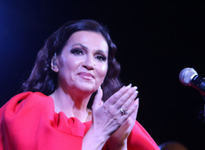 SVI GOVORE O LICU NINE BADRIĆ, IZGLEDA NEPREPOZNATLJIVO: Transformacija koja je pokrenula lavinu komentara na društvenim mrežama (FOTO)