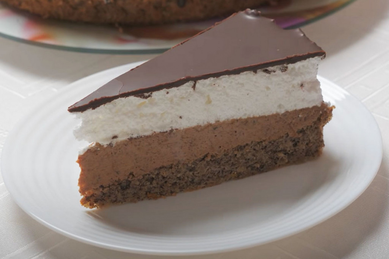 PRAZNICI NAM STIŽU: Isprobajte Vasinu tortu, idealnu poslasticu za celu porodicu! (FOTO)