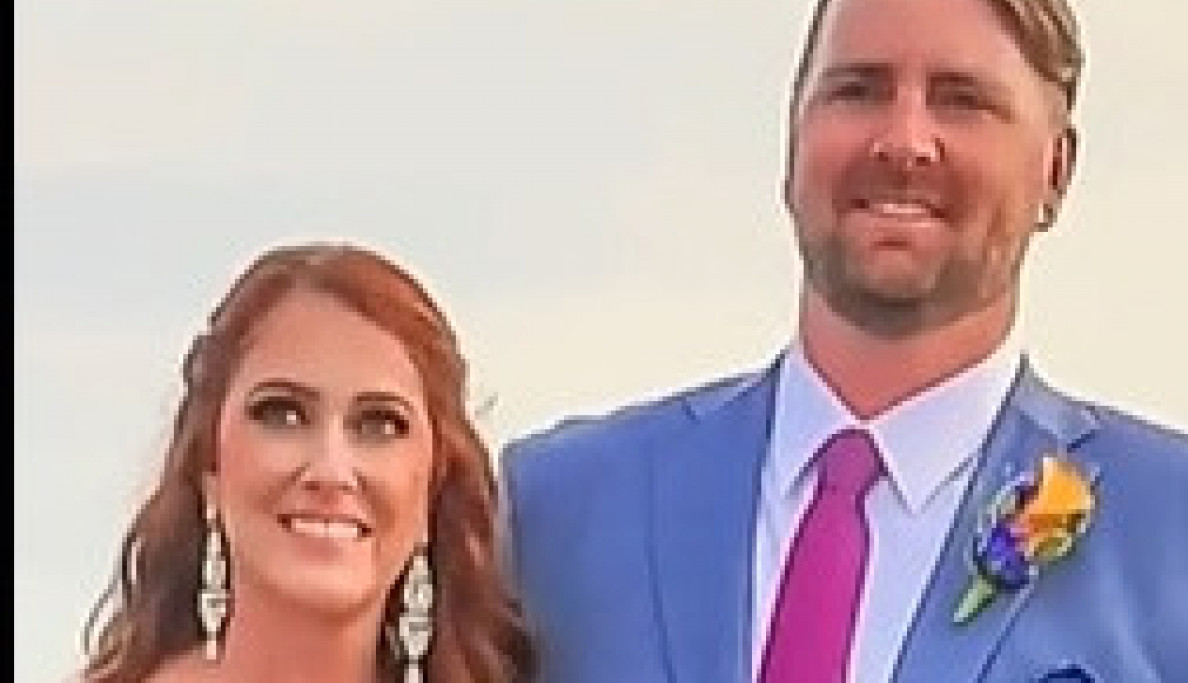 GLEDALA JE SNIMKE SA SVOG VENČANJA I VIDELA MUŽA INTIMNOG SA DRUGOM: Mlada ništa nije ni naslutila tokom ceremonije (VIDEO)