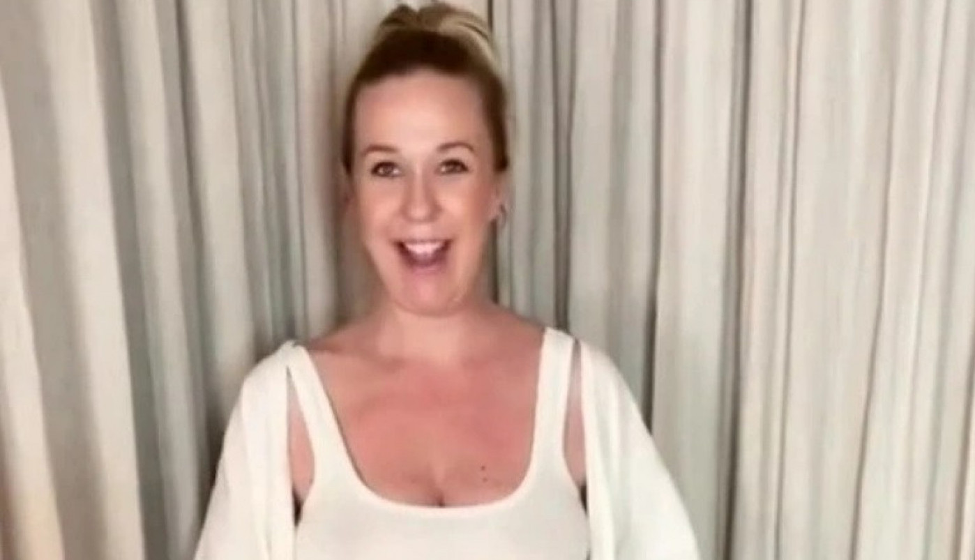 STOMAK OVE TRUDNICE ZAPANJIO JE I LEKARE, svi se pitaju šta li se nalazi u njemu, a ljudi komentarišu: Kako ona uopšte hoda? (VIDEO)