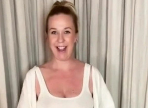 STOMAK OVE TRUDNICE ZAPANJIO JE I LEKARE, svi se pitaju šta li se nalazi u njemu, a ljudi komentarišu: Kako ona uopšte hoda? (VIDEO)