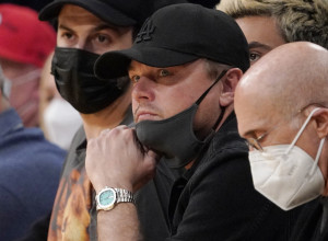 DIKAPRIO NEPREPOZNATLJIV U HOLIVUDU: Za njim je išla njegova nova devojka, rodila se dve godine nakon izlaska Titanika! (FOTO)