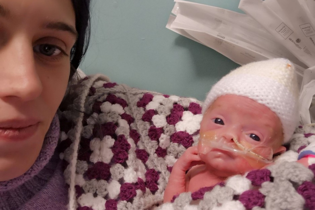 DOKTORI SU JOJ REKLI DA JOJ JE BEBA UMRLA U STOMAKU, ALI MAJČINSKI INSTINKT JE GOVORIO DRUGO! Priča ove žene dira pravo u srce: On je moje božićno čudo!