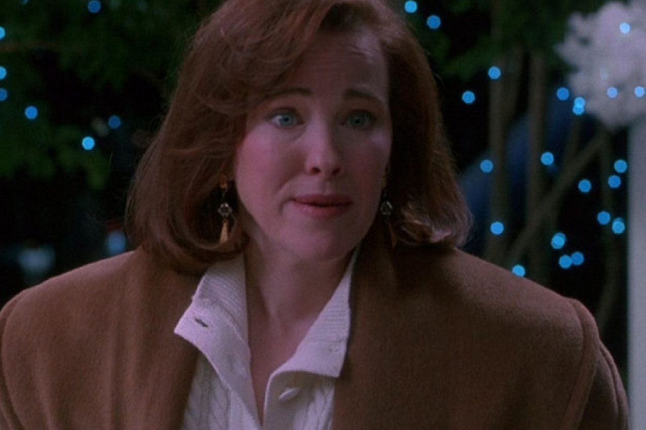 EVO KAKO DANAS IZGLEDA KEVINOVA MAMA IZ FILMA "SAM U KUĆI" : Čuvena glumica tri decenije kasnije i dalje pleni lepotom (FOTO)