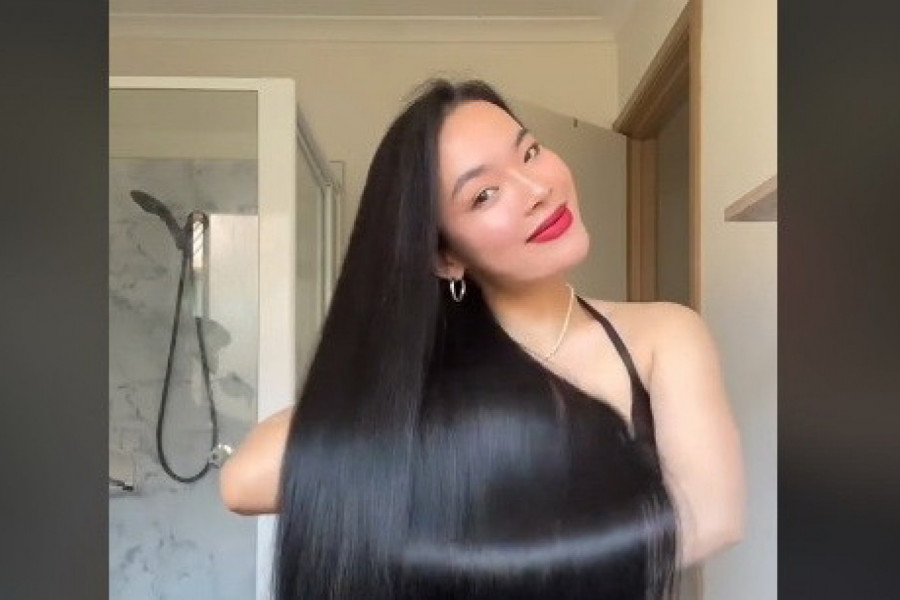 DUGA I SJAJNA KOSA ZA 14 DANA! Ova žena podelila je recept kojim se neguje, potrebna su samo 2 prirodna sastojka!