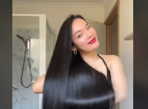 DUGA I SJAJNA KOSA ZA 14 DANA! Ova žena podelila je recept kojim se neguje, potrebna su samo 2 prirodna sastojka!