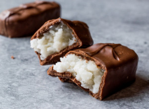 NE MORATE U PRODAVNICU PO OMILJENE ČOKOLADICE: Sami za samo nekoliko trenutaka napravite ukusni baunti!