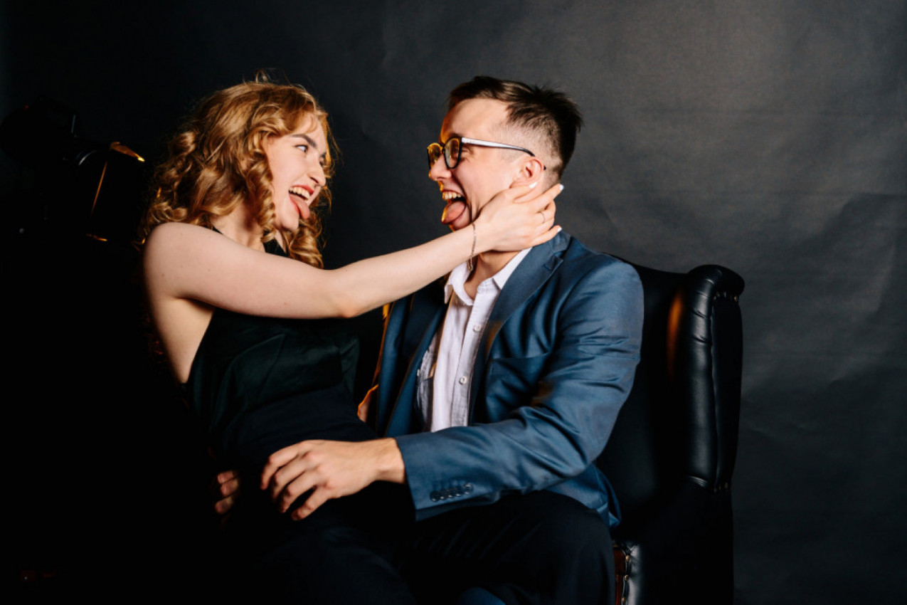 5 RAZLOGA ZAŠTO LEPE ŽENE PADAJU NA MANJE ATRAKTIVNE MUŠKARCE: Ključna stavka zaprepašćuje