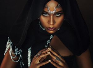 BRAZILSKI ORIŠA HOROSKOP ZA 2023. PREDVIĐA ČUDA: Pojedinci će se obogatiti, neki doneti odluke koje će im promeniti život, a evo ko treba da baci belo cveće u vodu!