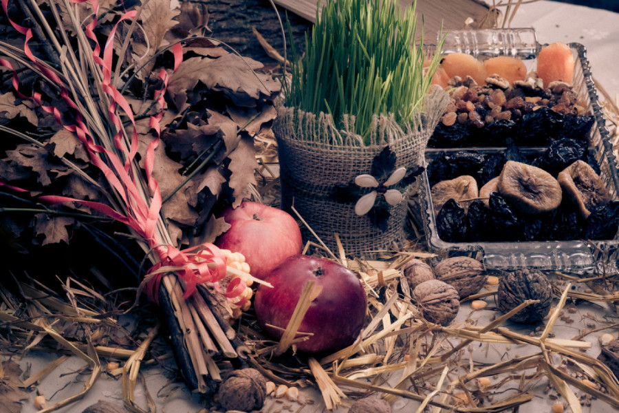 DA LI I DECA TREBA DA POSTE NA BADNJI DAN? Ovo su najvažniji običaji koji se vezuju za jedan od najvećih hrišćanskih praznika, a evo šta obavezno treba uraditi pre nego što sat otkuca ponoć!