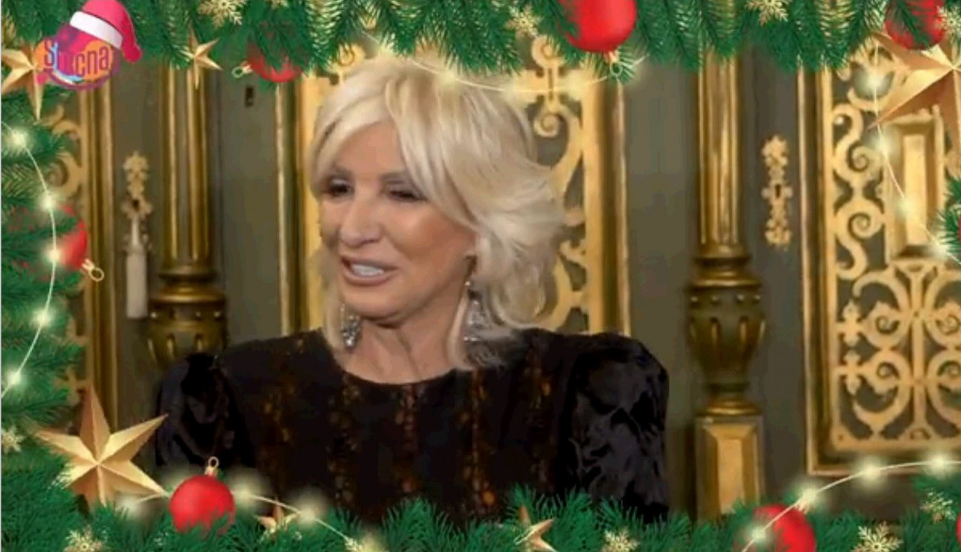 CAKANA, ŠTA TI BI? Pevačica šokirala priznanjem: U Novoj godini bih umesto muža poljubila njega! (VIDEO)