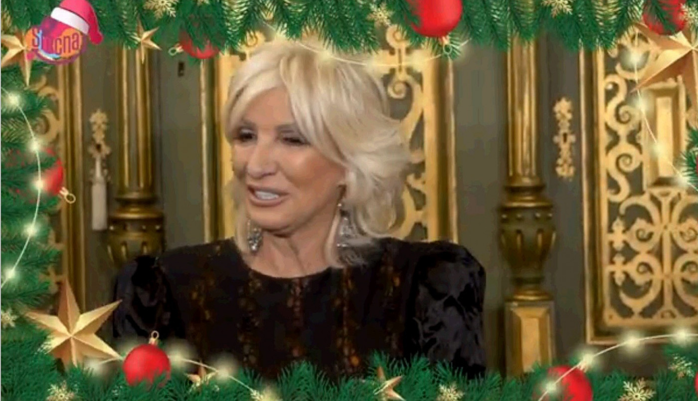 CAKANA, ŠTA TI BI? Pevačica šokirala priznanjem: U Novoj godini bih umesto muža poljubila njega! (VIDEO)