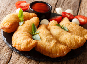 PANCEROTE IZ RERNE: Jednostavan recept za omiljeno italijansko jelo posle pice! (FOTO)