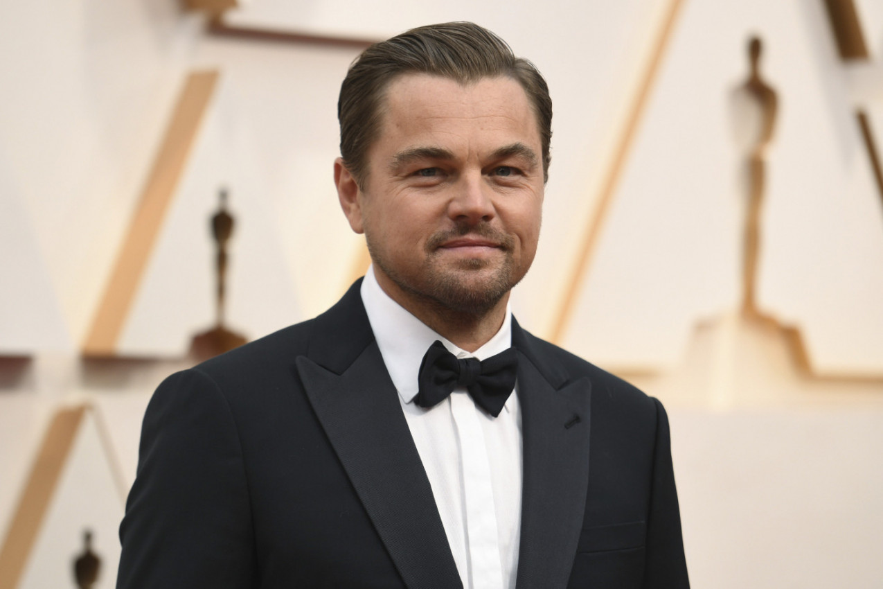 SKINUO SE LEONARDO DIKAPRIO: Holivudski zavodnik pustio stomak, fanovi razočarani, razapet i zbog baškarenja na jahti (FOTO)