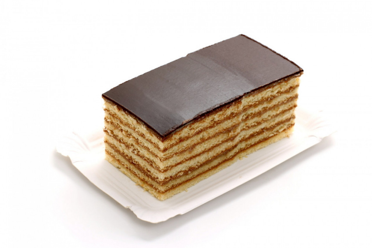 NEMA NIŠTA UKUSNIJE OD MEDENE PITE! Evo kako da je napravite začas posla!