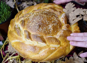 OTKRIVAMO KAKO SE ČESNICA SPREMA U VOJVODINI, ŠUMADIJI I NA JUGU SRBIJE: 3 recepta koja će vas oduševiti, posebno onaj za slatku božićnu pitu!